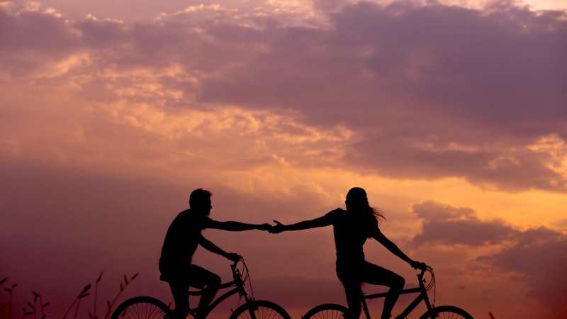 Couple in conversation about relationship patterns